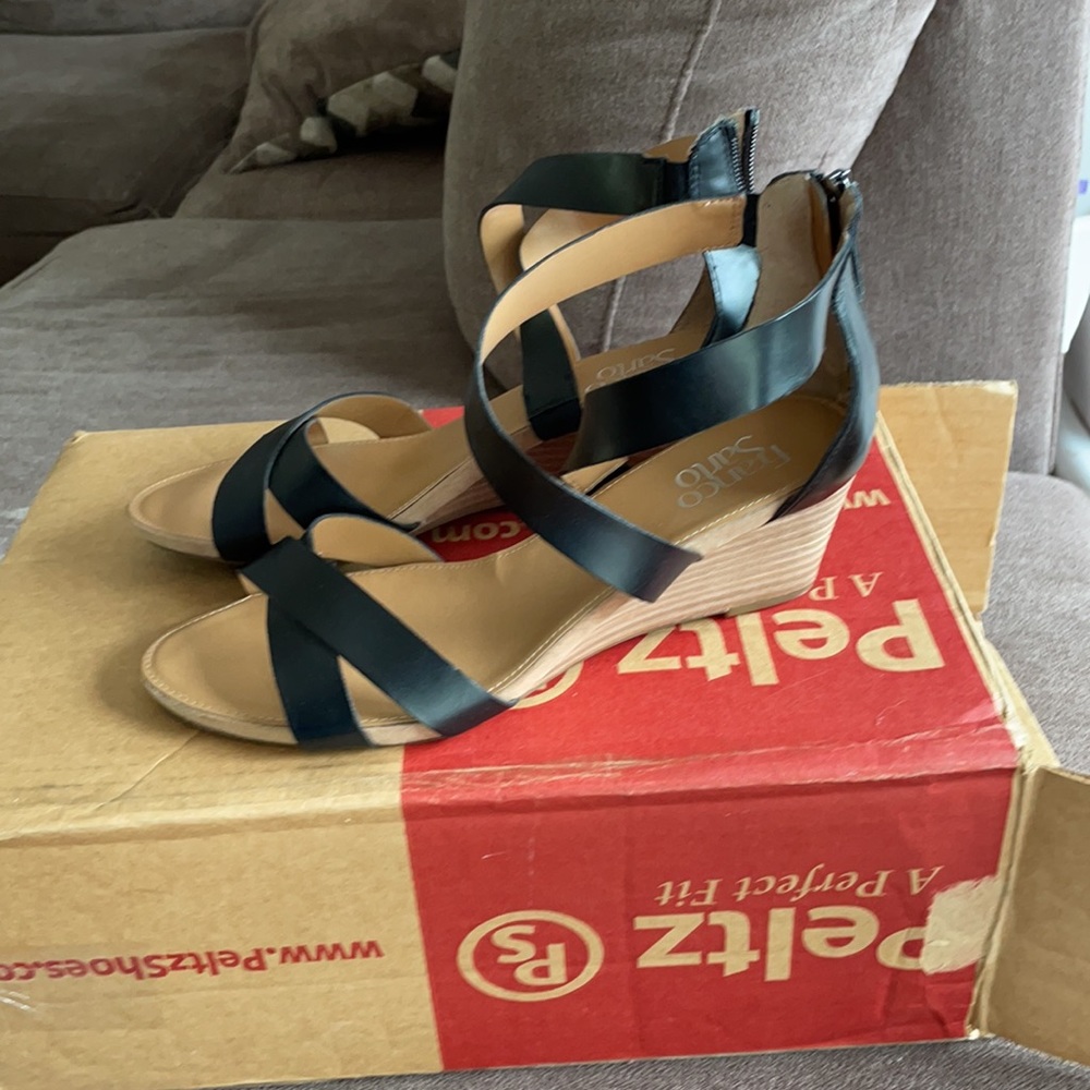 Franco Sarto sandals - Picture 3 of 5